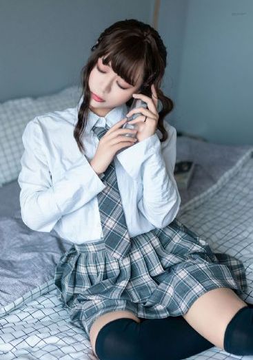 年轻大胸女教师3