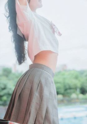 裙子里的是怪兽